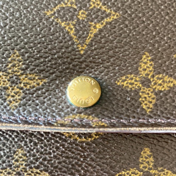 Authentic Louis Vuitton Sarah Wallet with unbranded gold chain included - Picture 3 of 14